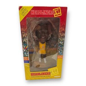 Headliners XL 1999 Shaquille O’Neil LSU Sculpture